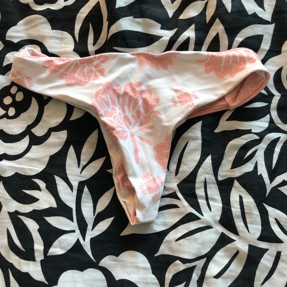 Shein white/pink low rise bikini bottom - Picture 2 of 2